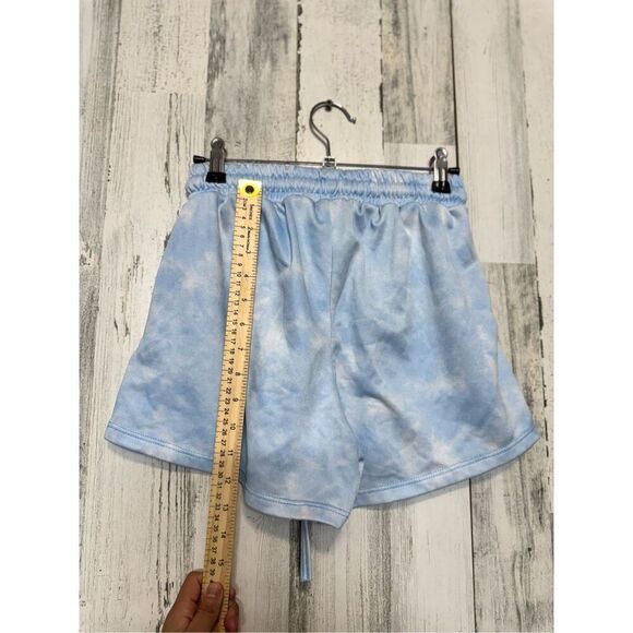 Blue shorts size medium - Picture 5 of 7